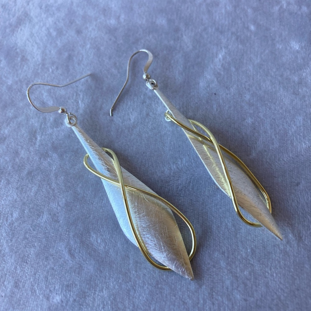 French wire ear wire earrings.  Color silver and gold.